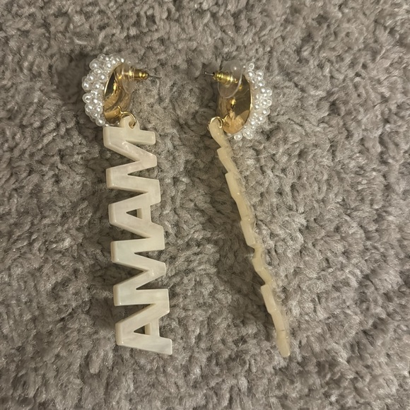 “Mama” Pearl Dangle Earrings - Picture 3 of 3